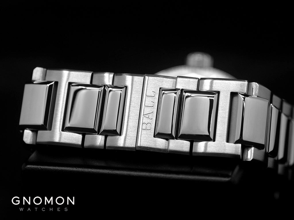 Engineer III Marvelight Chronometer White Ref. NM9026C-S6CJ-WH - 904L Steel