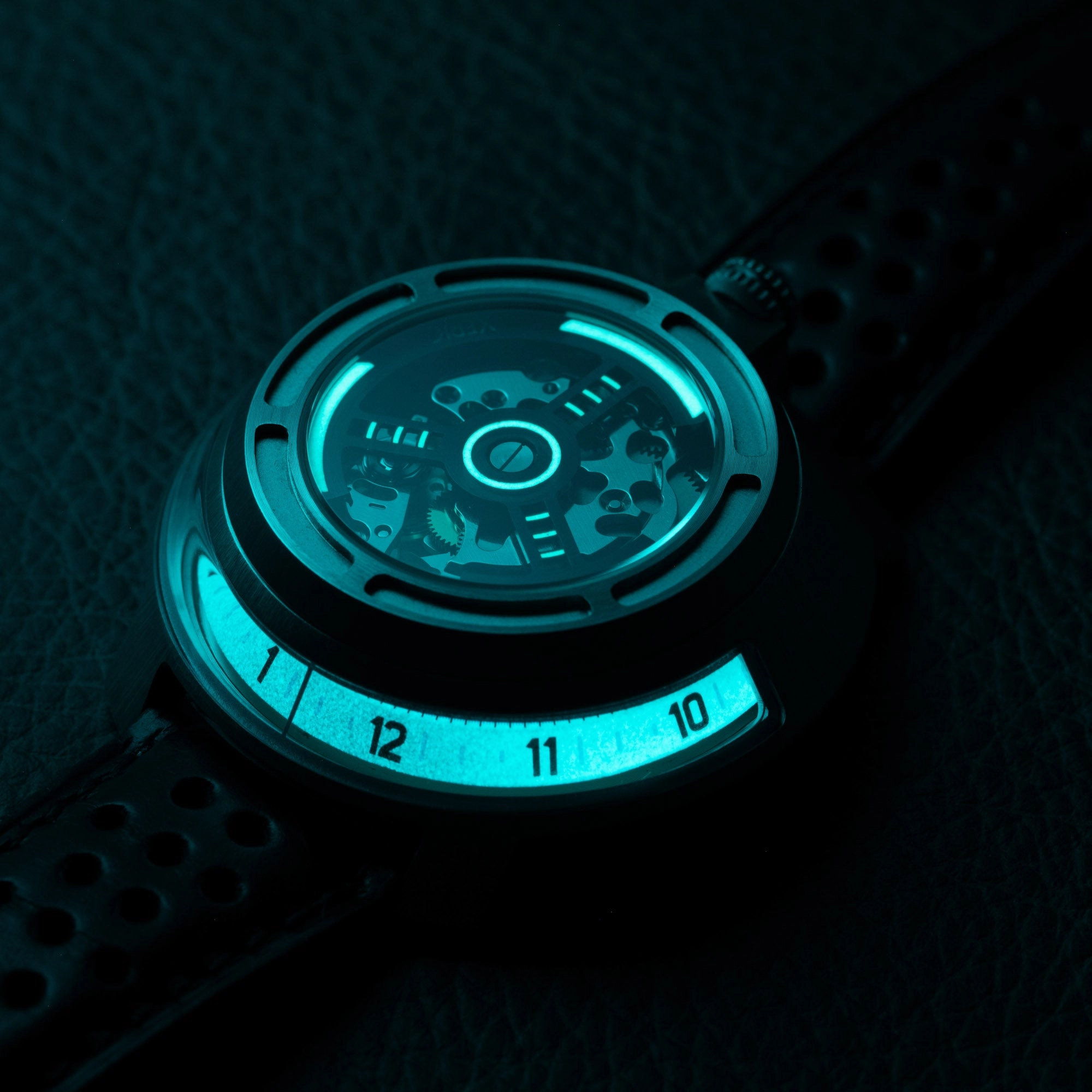 Invertor II Automatic Steel White