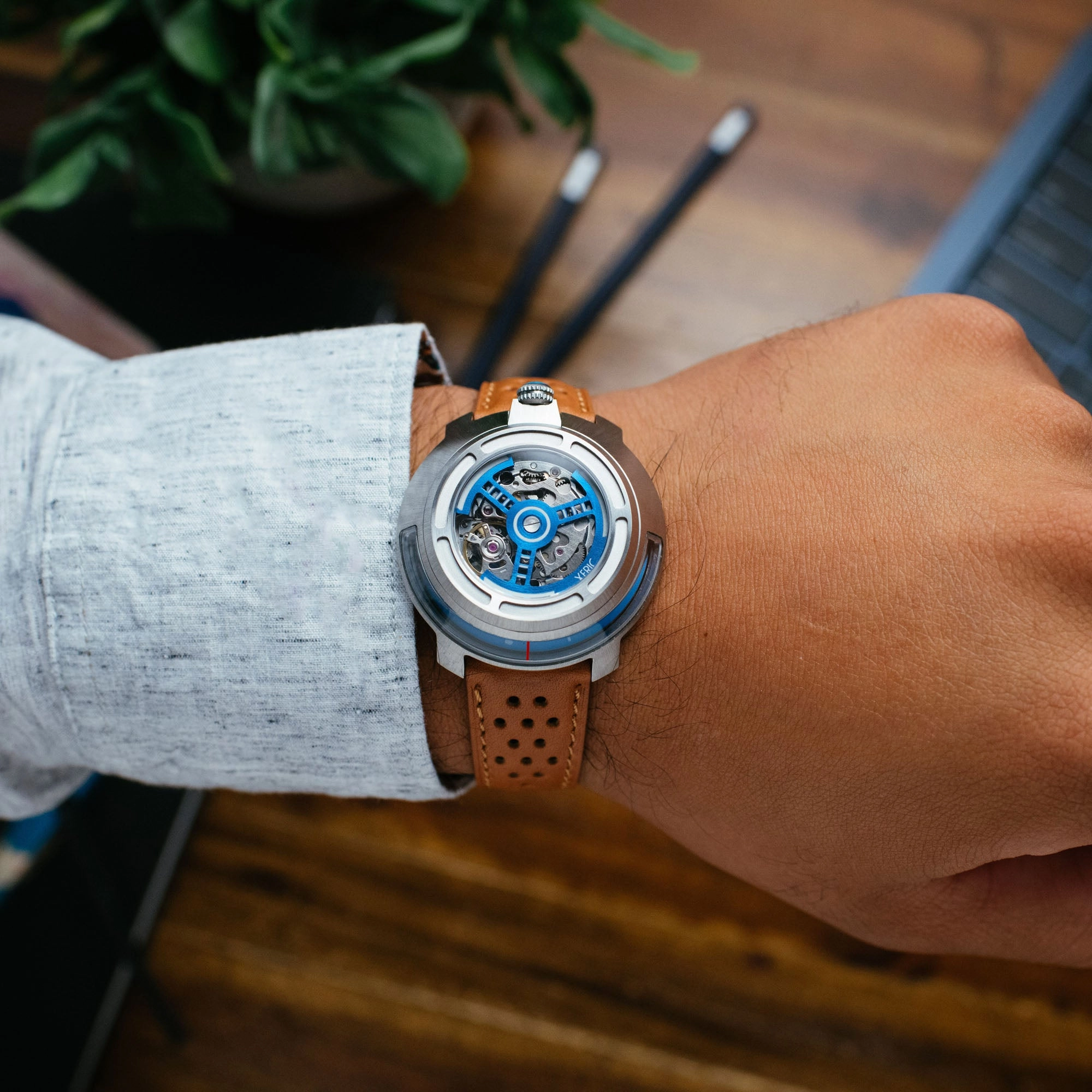 Invertor II Automatic Tan Blue