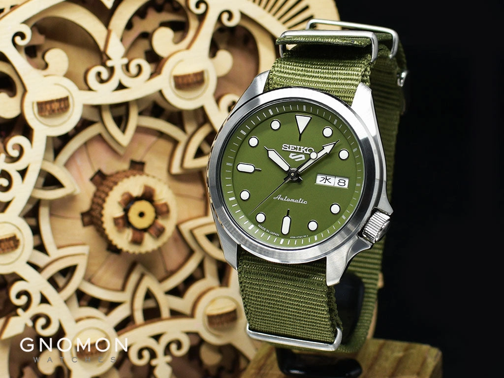 Seiko 5 Sports “Sports Style” Military Green 40 Ref. SBSA055