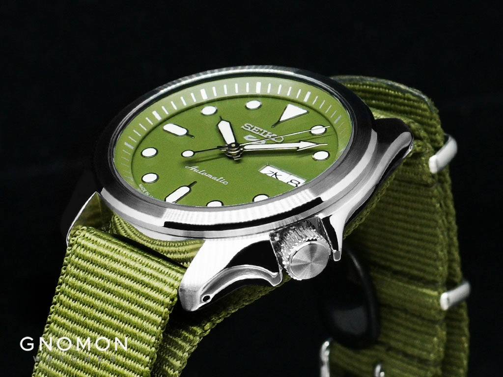 Seiko 5 Sports “Sports Style” Military Green 40 Ref. SBSA055