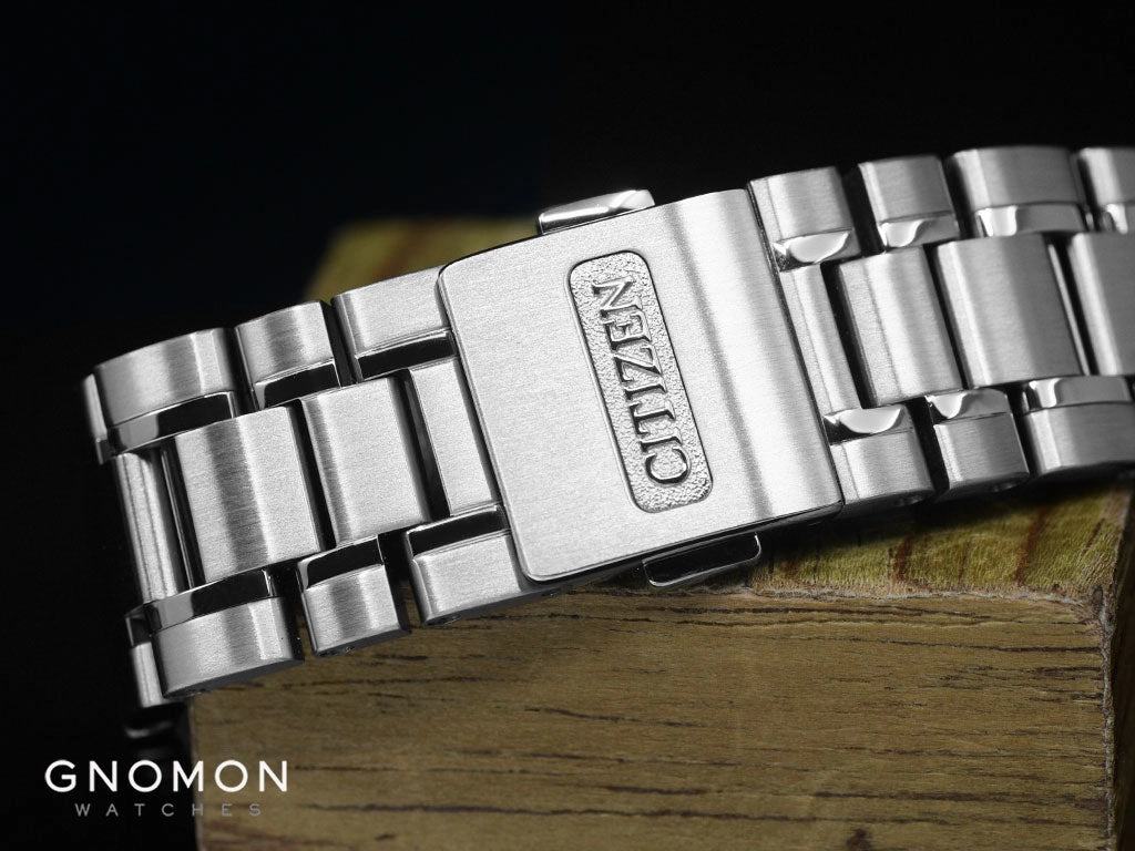 The Citizen Eco-Drive White Ref. AQ1010-54A