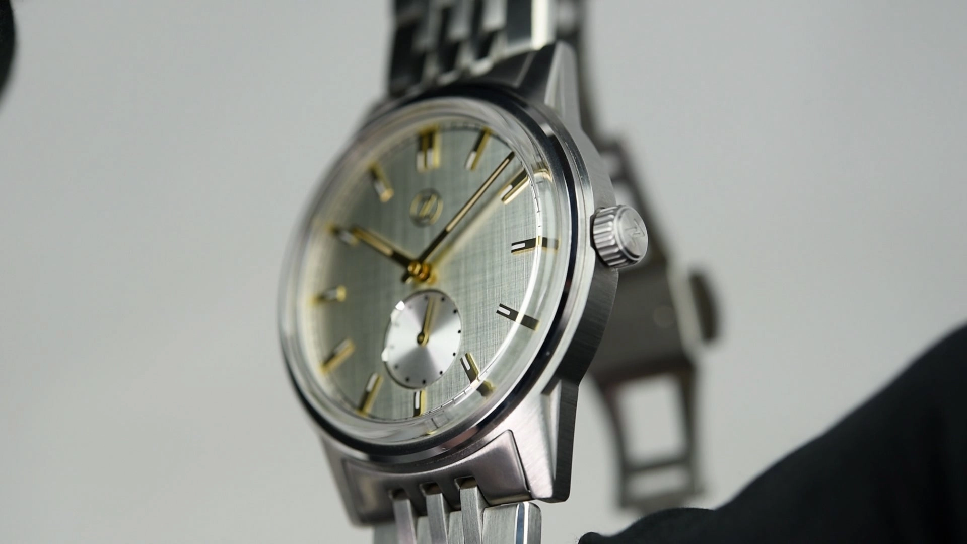 Zelos Nova 38mm Linen Silver (Pre-owned)